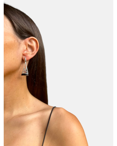 PENDIENTES TRIÁNGULO AZABACHE Y CORAL