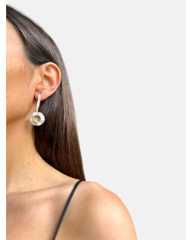 PENDIENTES BLANCO Y NEGRO BARRA CHAPADOS