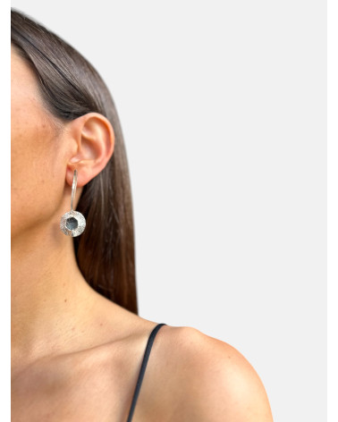 PENDIENTES BLANCO Y NEGRO BARRA