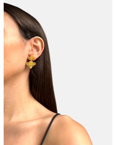 PENDIENTES SAPO SIMÉTRICO